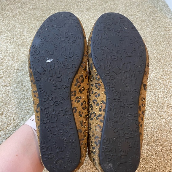 Ugg Australia Alloway Studded Leopard Flats - Picture 9 of 9